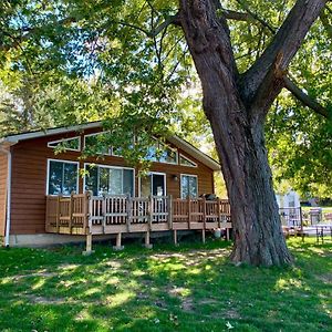 Merland Park Cottages And Motel